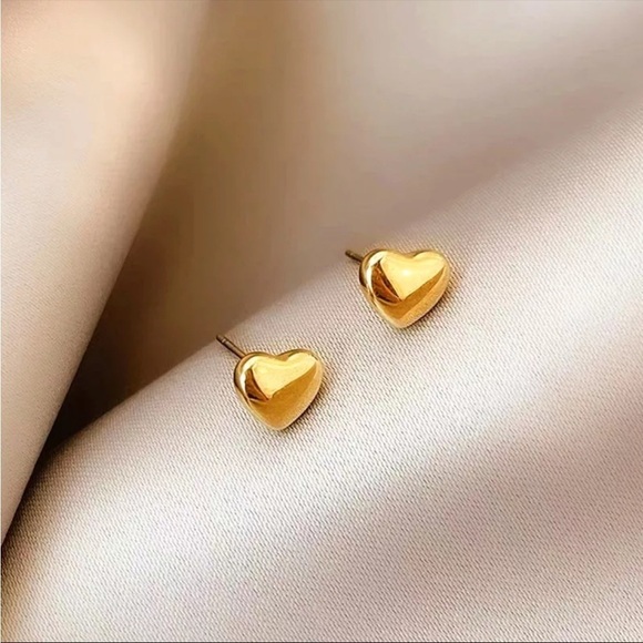 14K Gold Plated Heart Stud Earrings - Picture 5 of 7